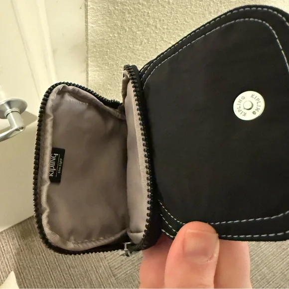 Kipling Black mini cross body bag - Picture 6 of 7